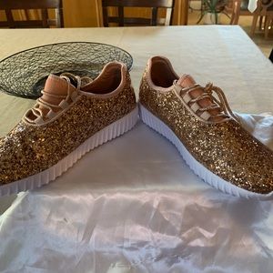 Bling, sequin, glitter, fashion, shoes, comfort, sneaker, lightweight.